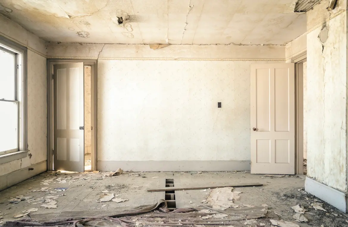 Waste disposal crew managing a cleanout project in Middle